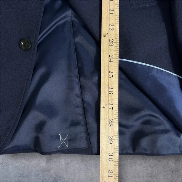LANDS END Mans Navy Blazer Sport Coat Two Button Jacket 42R WOOL Suits
